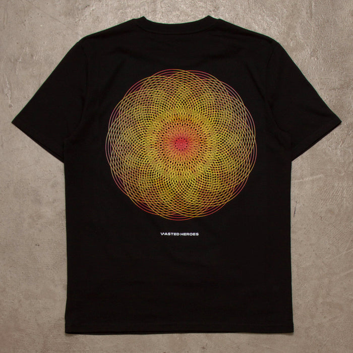 004 Geometric Back Print - Tshirt - Black