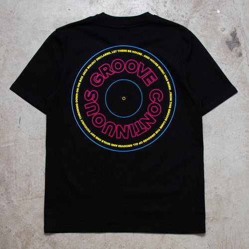 MY Continuous Groove Back Print - Tshirt - Black